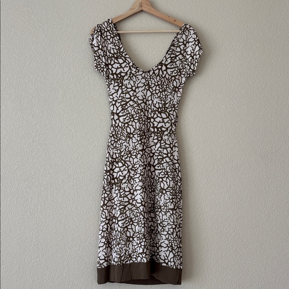 Diane von Furstenberg Silk Wrap Dress,Abstract Print,Flutter Sleeves,Boat Neck - Picture 3 of 4